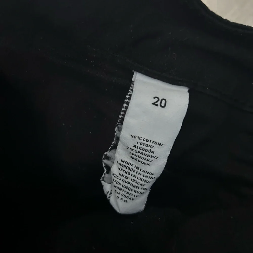 Women’s Black Cargo Pants - Size 20 - Picture 4 of 4